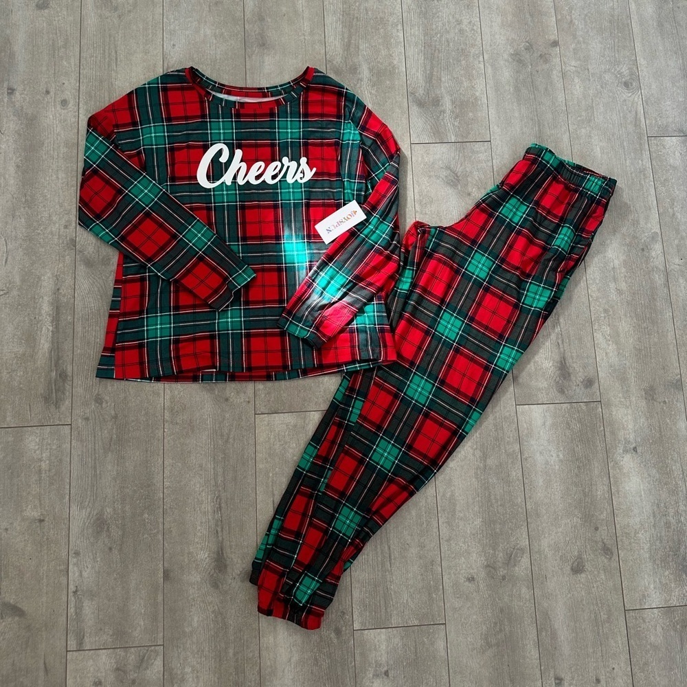 New Joyspun Plaid Christmas Pajama Set Women’s 
“Cheer”
Size small
New with tags